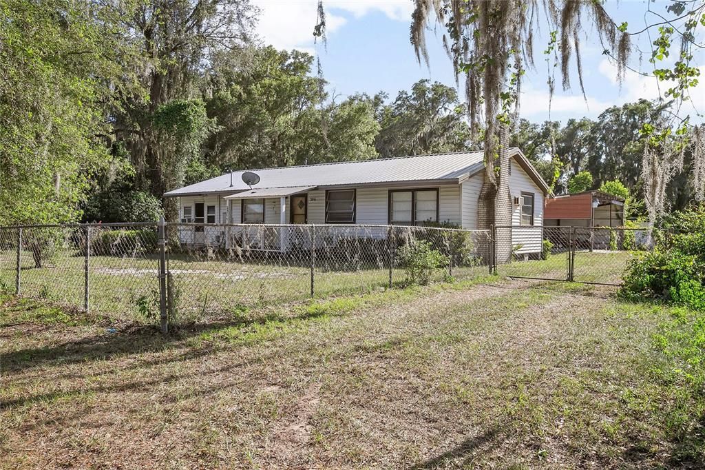 Active With Contract: $249,000 (3 beds, 1 baths, 1066 Square Feet)