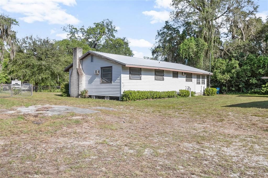 Active With Contract: $249,000 (3 beds, 1 baths, 1066 Square Feet)