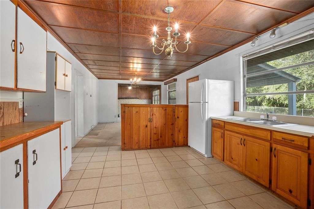 Active With Contract: $249,000 (3 beds, 1 baths, 1066 Square Feet)