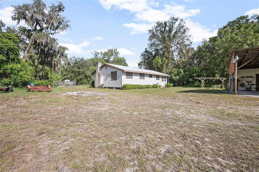 Active With Contract: $249,000 (3 beds, 1 baths, 1066 Square Feet)