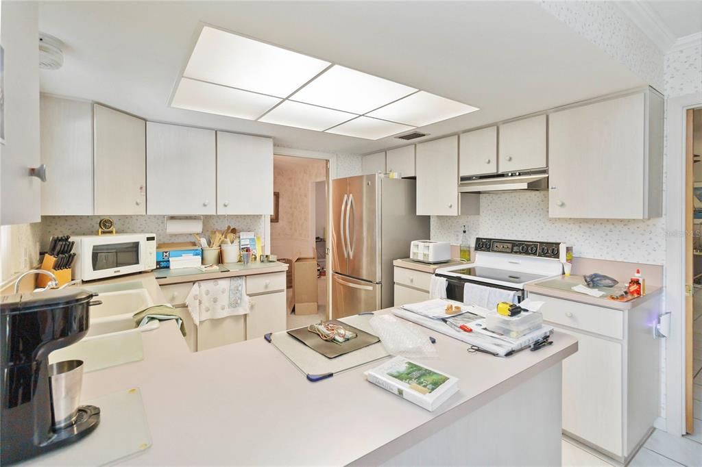 Под контрактом: $455,000 (3 спален, 2 ванн, 1932 Квадратных фут)