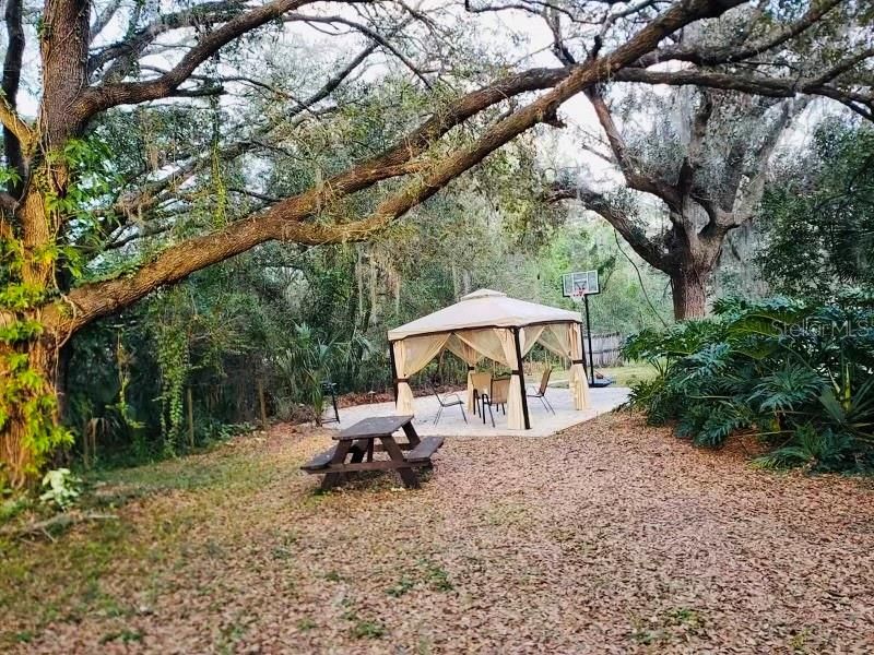 For Sale: $89,000 (2 beds, 1 baths, 672 Square Feet)