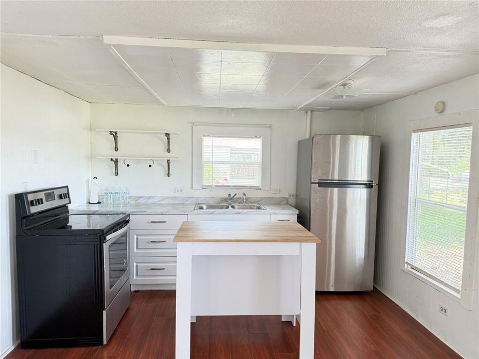 For Sale: $110,000 (2 beds, 1 baths, 672 Square Feet)