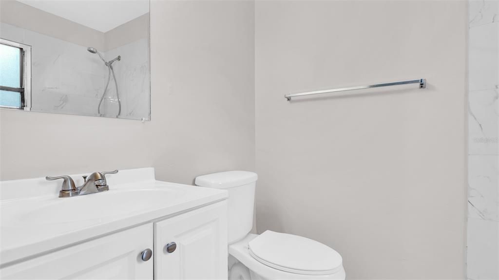 Под контрактом: $2,195 (3 спален, 2 ванн, 1050 Квадратных фут)