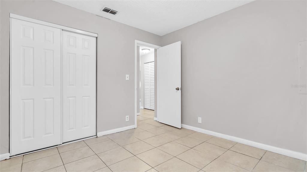 Под контрактом: $2,195 (3 спален, 2 ванн, 1050 Квадратных фут)