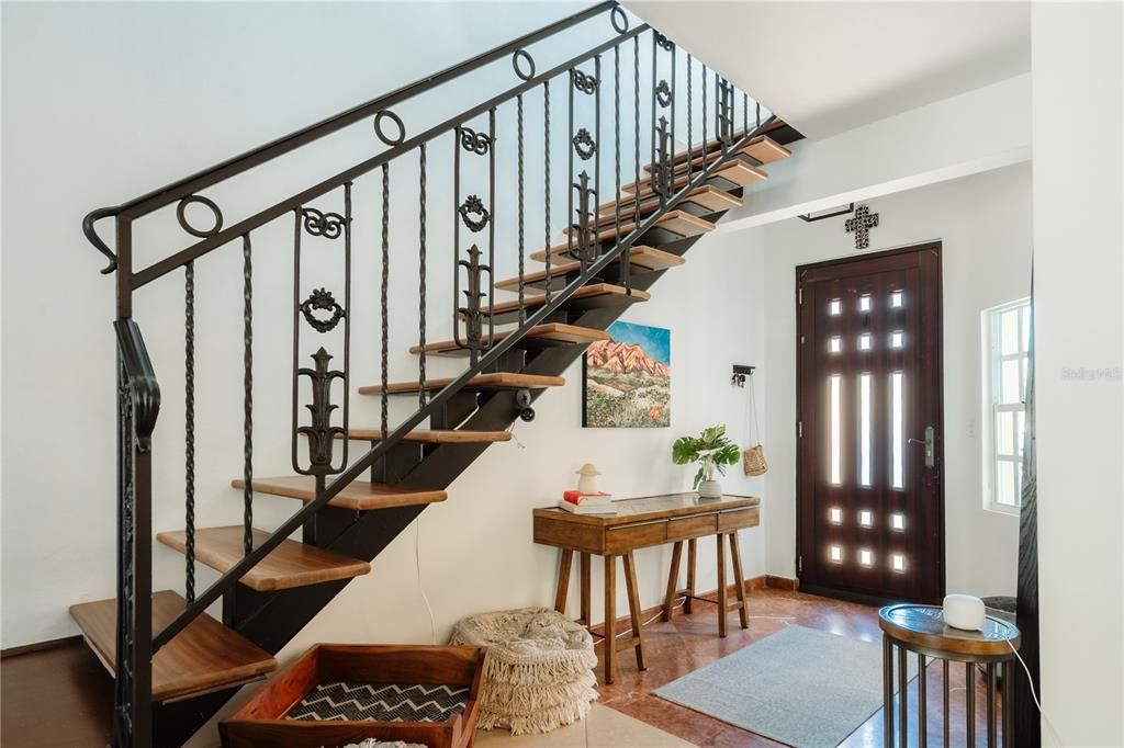 合同活跃: $445,000 (3 贝兹, 2 浴室, 2194 平方英尺)