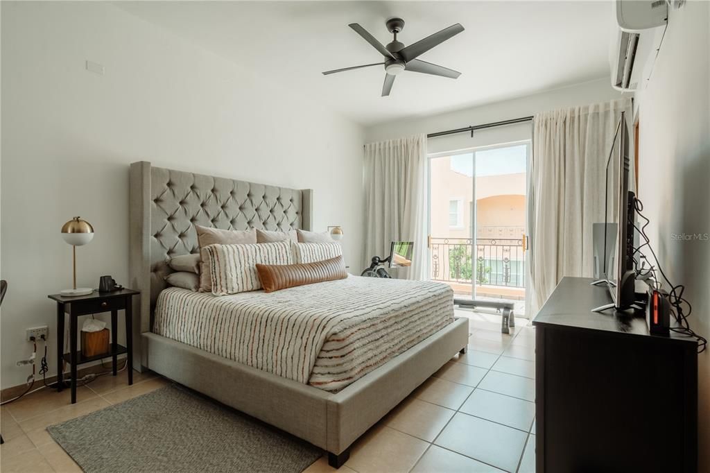 合同活跃: $445,000 (3 贝兹, 2 浴室, 2194 平方英尺)