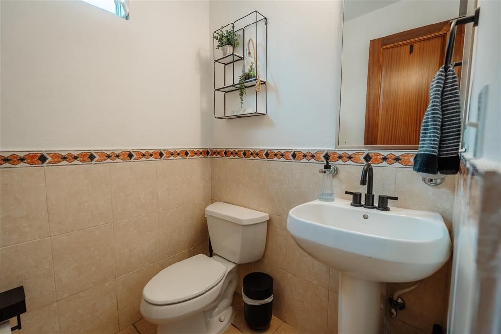 合同活跃: $445,000 (3 贝兹, 2 浴室, 2194 平方英尺)