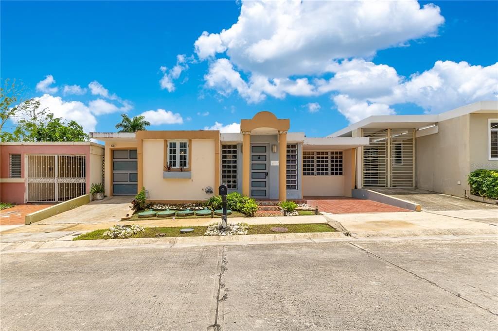 Vendido Recientemente: $295,000 (3 camas, 2 baños, 1783 Pies cuadrados)
