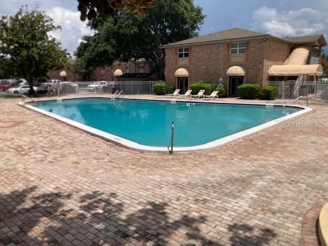 待售: $119,000 (1 贝兹, 1 浴室, 550 平方英尺)