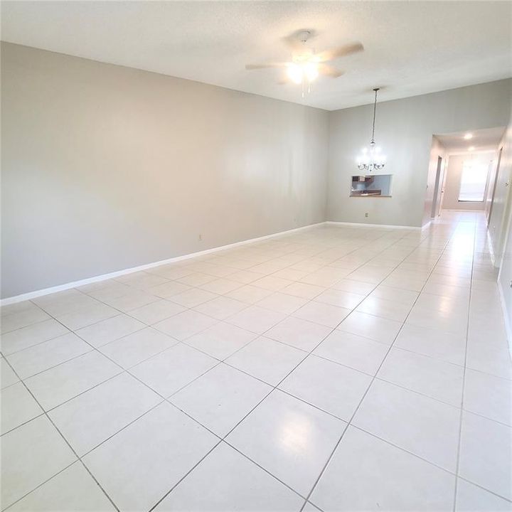 出租: $1,800 (2 贝兹, 2 浴室, 1304 平方英尺)