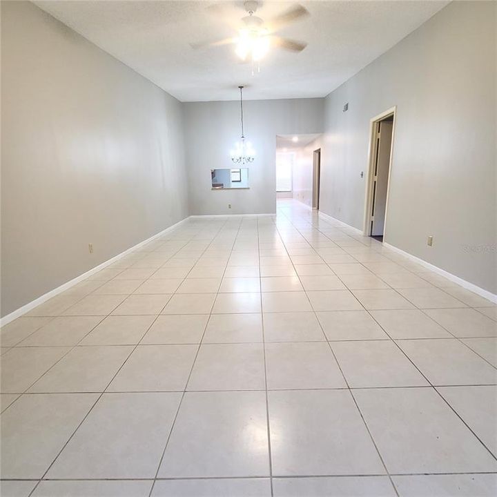 出租: $1,800 (2 贝兹, 2 浴室, 1304 平方英尺)