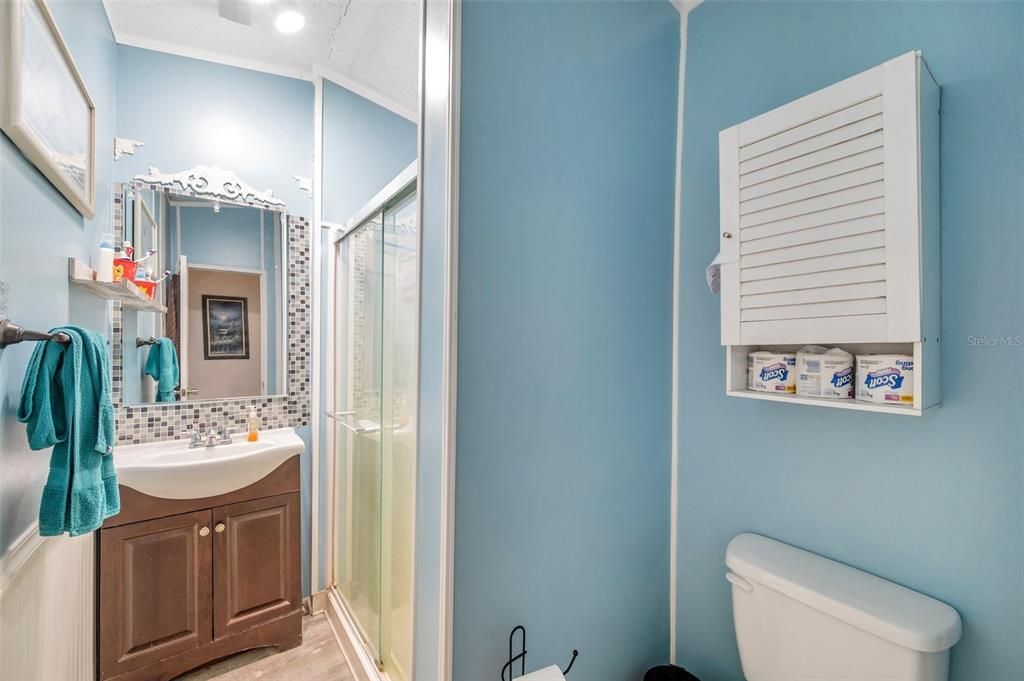 合同活跃: $180,000 (3 贝兹, 2 浴室, 1296 平方英尺)