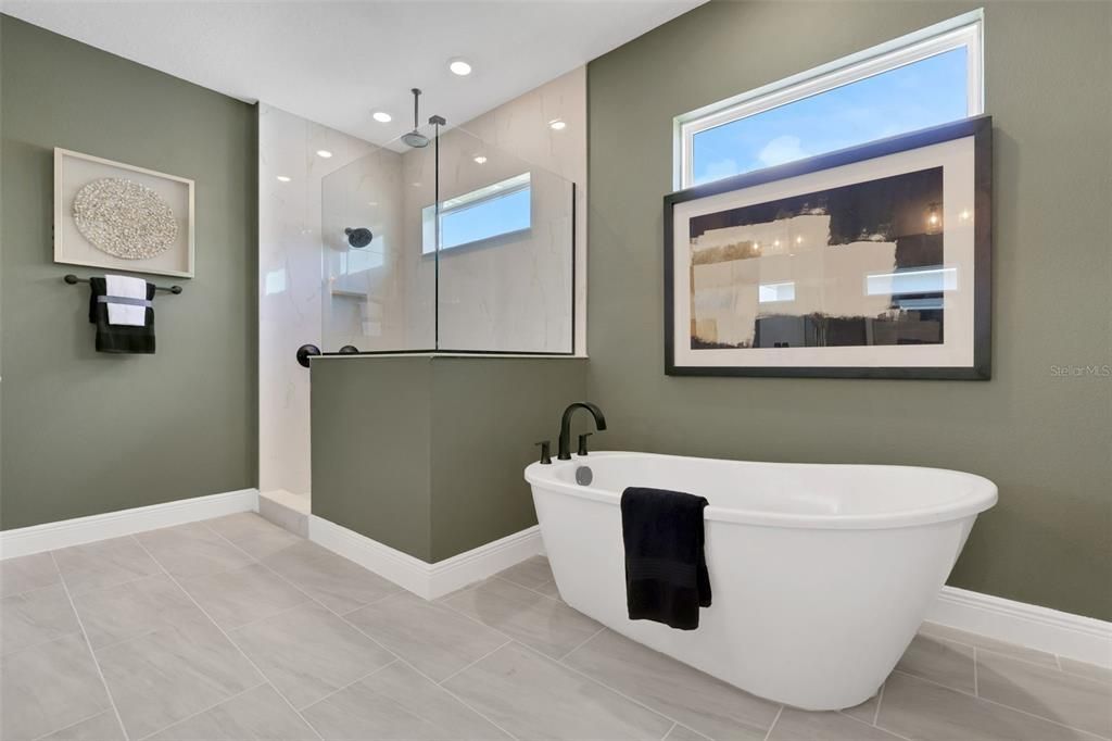 Active With Contract: $761,463 (4 beds, 3 baths, 3144 Square Feet)