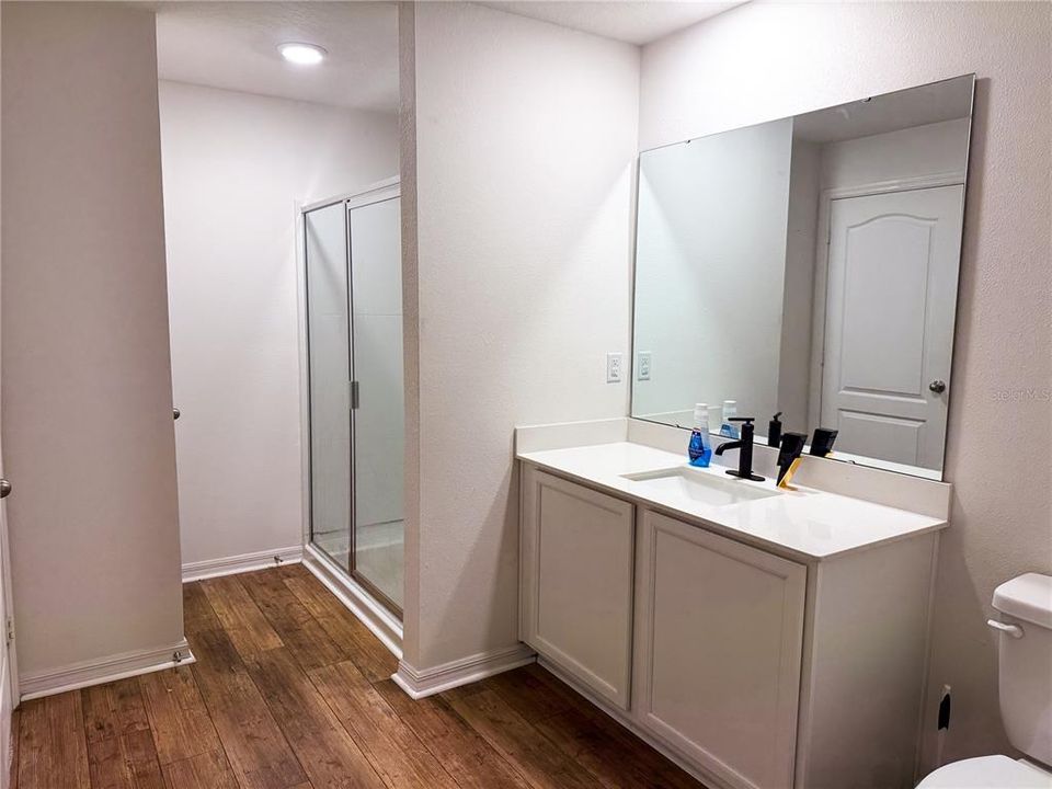 Activo con contrato: $325,000 (3 camas, 2 baños, 1694 Pies cuadrados)