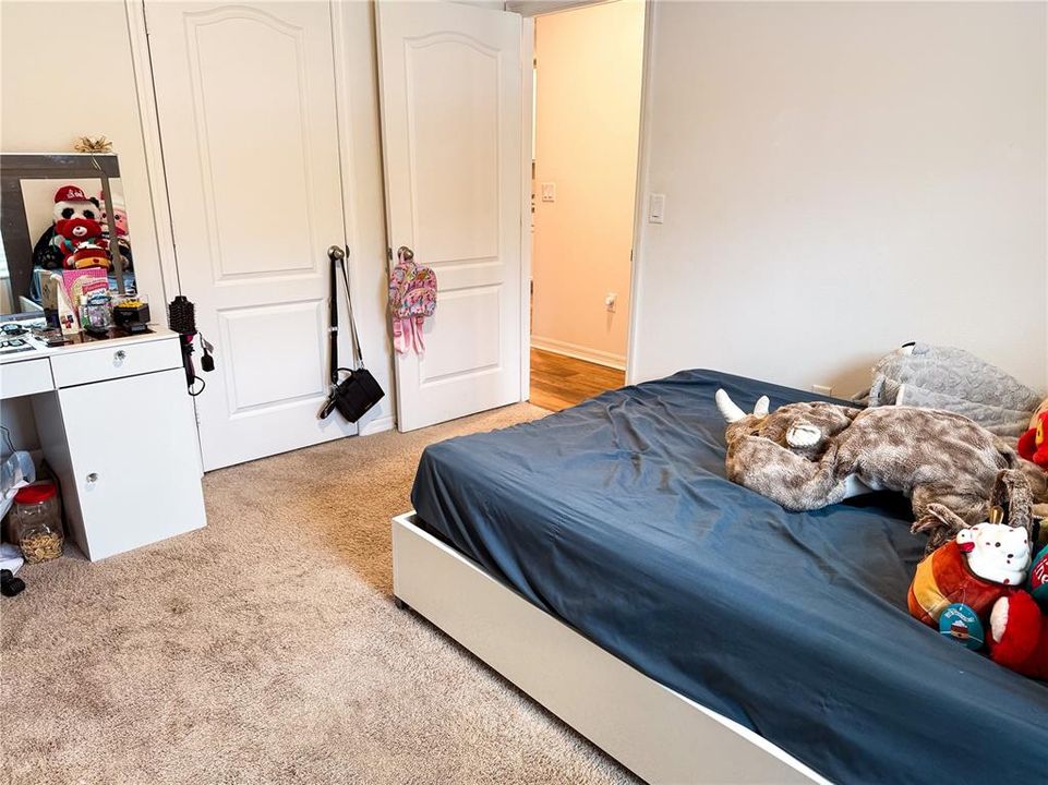 Activo con contrato: $325,000 (3 camas, 2 baños, 1694 Pies cuadrados)