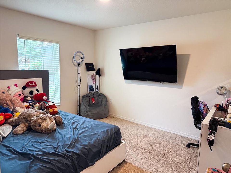 Activo con contrato: $325,000 (3 camas, 2 baños, 1694 Pies cuadrados)