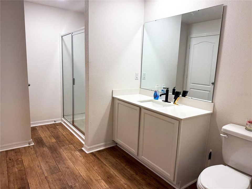 Activo con contrato: $325,000 (3 camas, 2 baños, 1694 Pies cuadrados)