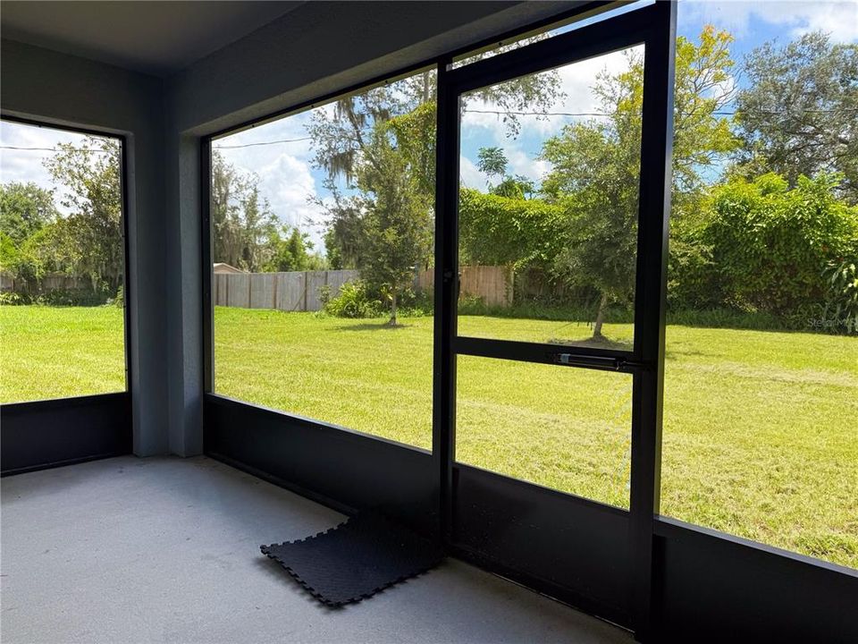 Activo con contrato: $325,000 (3 camas, 2 baños, 1694 Pies cuadrados)