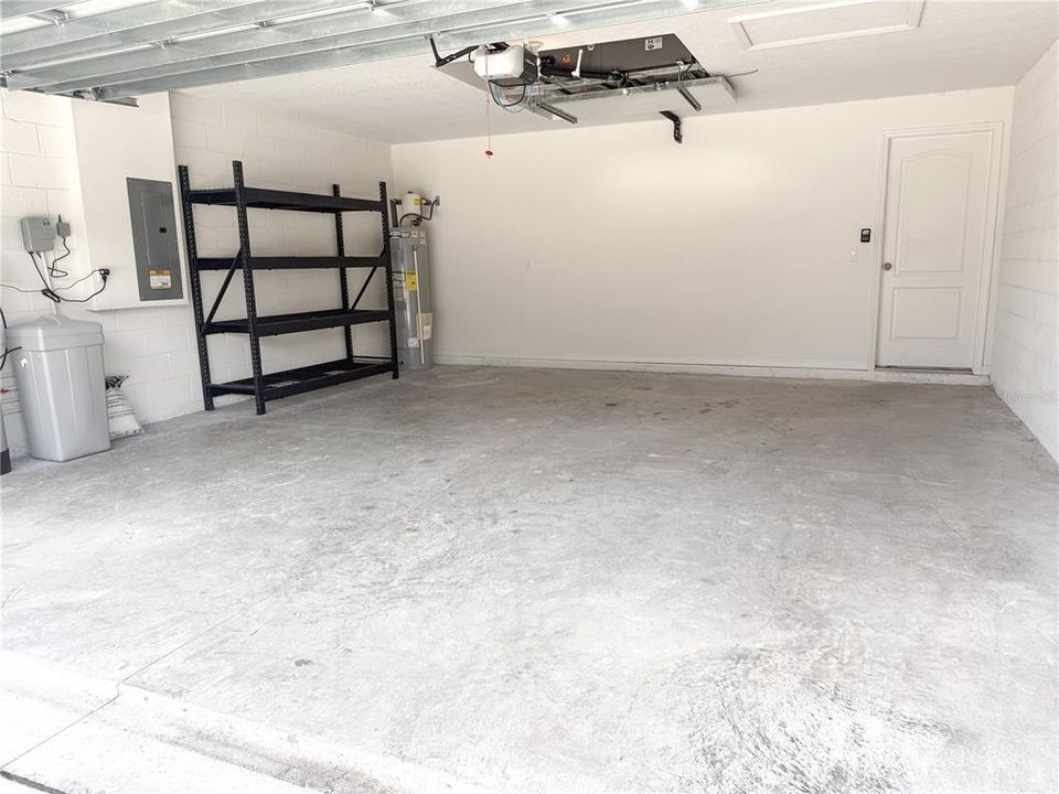 Activo con contrato: $325,000 (3 camas, 2 baños, 1694 Pies cuadrados)