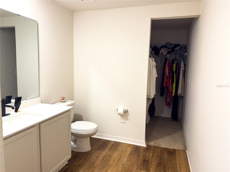 Activo con contrato: $325,000 (3 camas, 2 baños, 1694 Pies cuadrados)