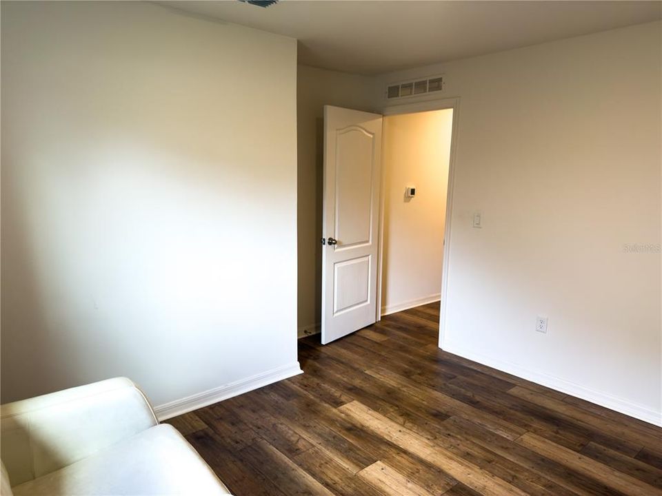 Activo con contrato: $325,000 (3 camas, 2 baños, 1694 Pies cuadrados)