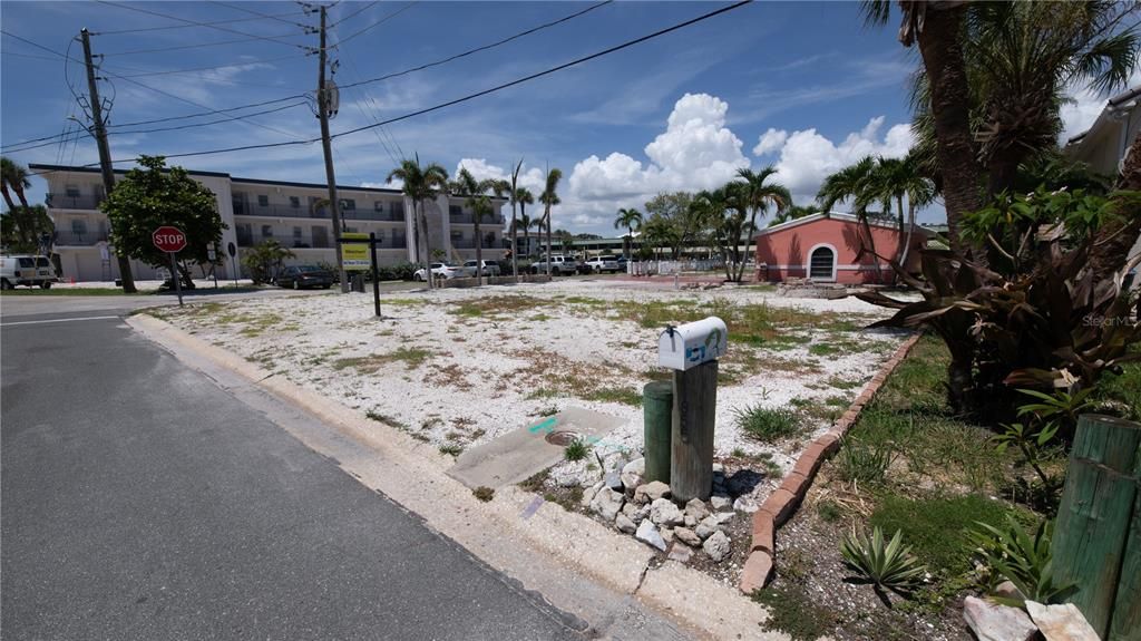 For Sale: $1,450,000 (0.22 acres)