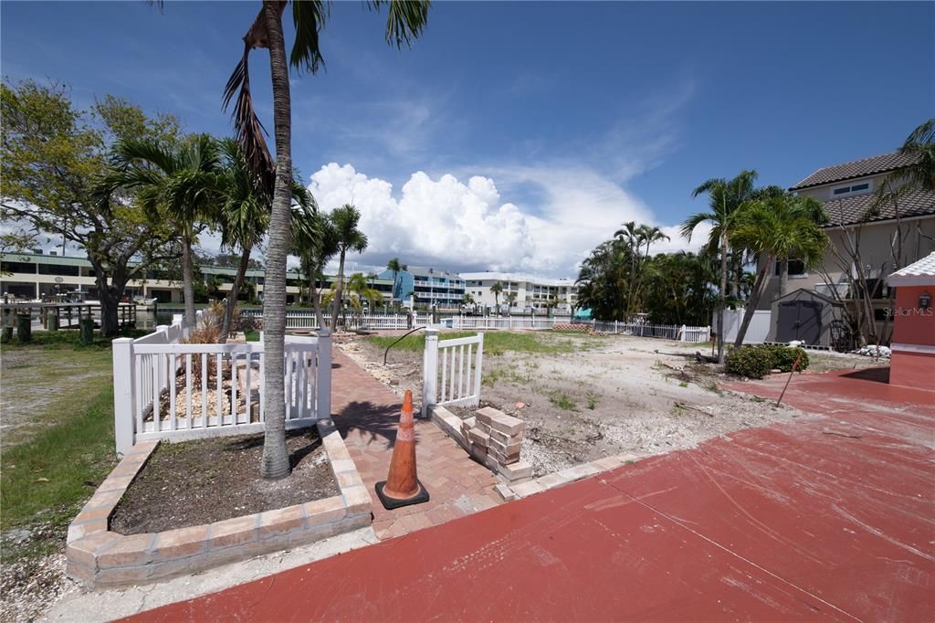 For Sale: $1,450,000 (0.22 acres)