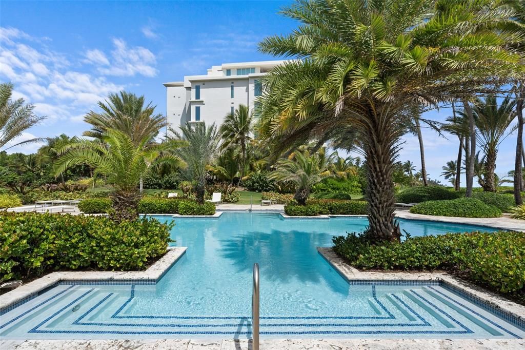 For Sale: $3,250,000 (2 beds, 3 baths, 1823 Square Feet)