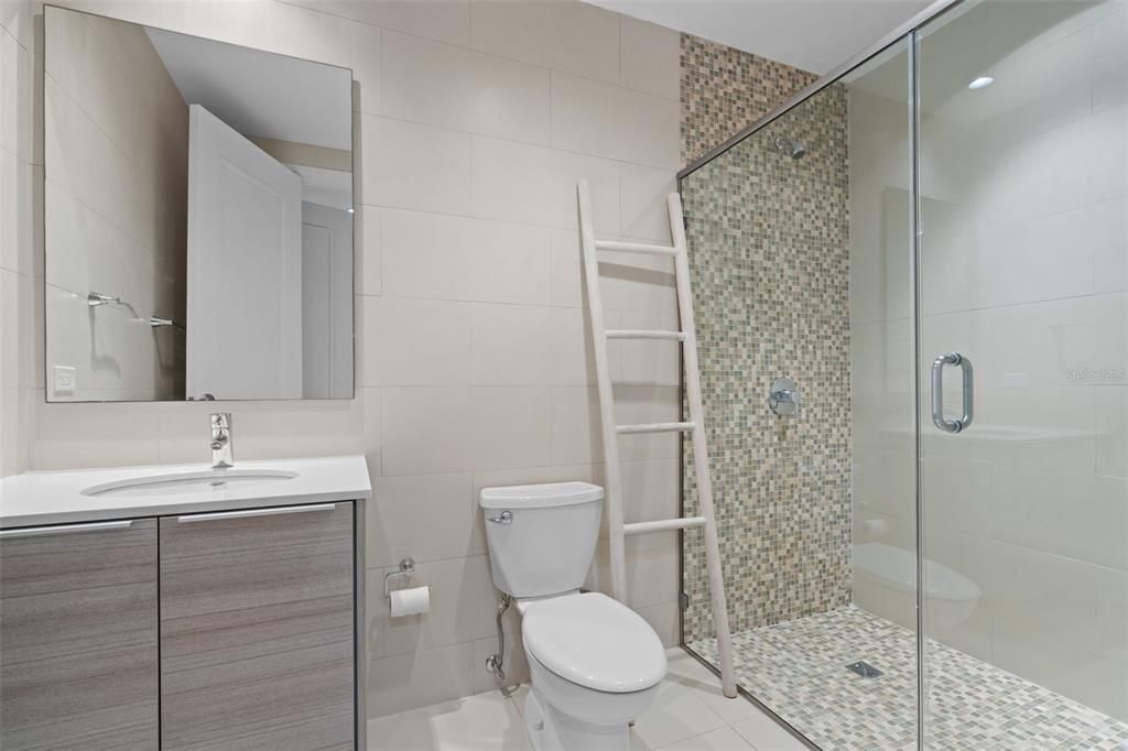 For Sale: $3,250,000 (2 beds, 3 baths, 1823 Square Feet)