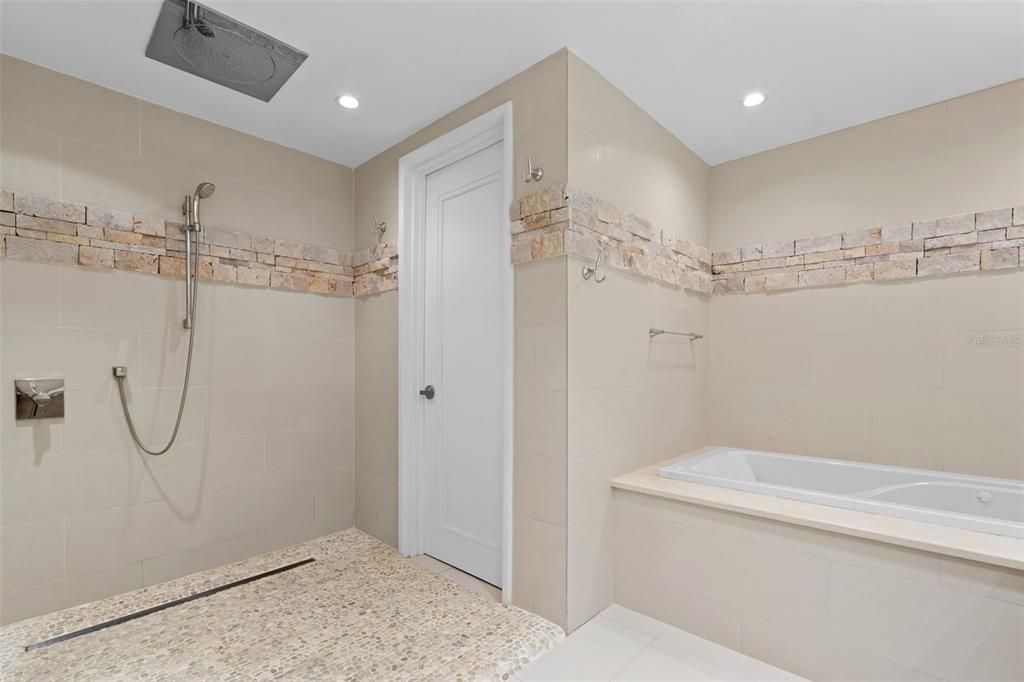 For Sale: $3,250,000 (2 beds, 3 baths, 1823 Square Feet)