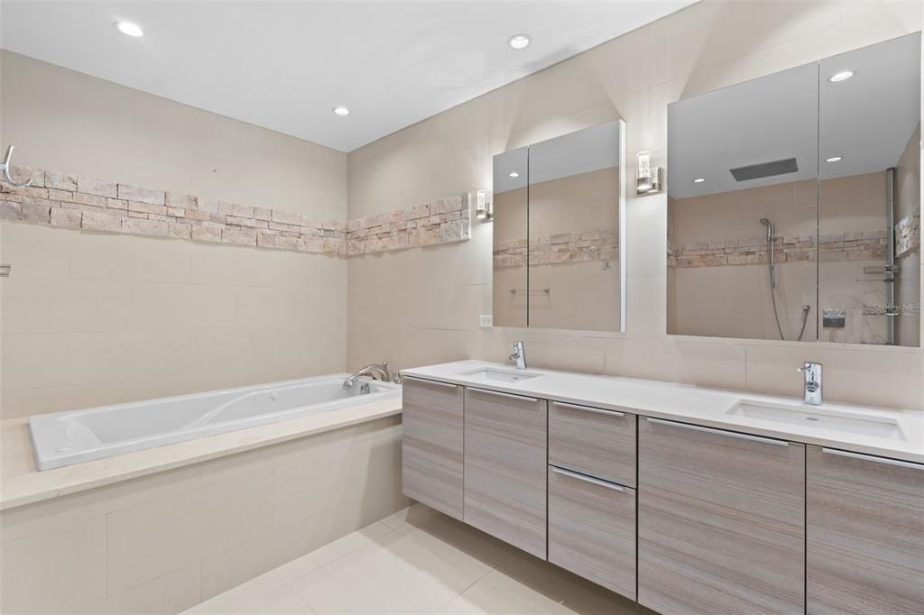 For Sale: $3,250,000 (2 beds, 3 baths, 1823 Square Feet)