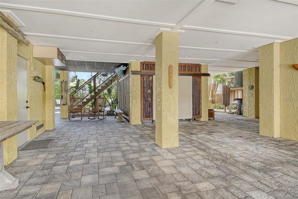Active With Contract: $1,350,000 (3 beds, 2 baths, 2246 Square Feet)