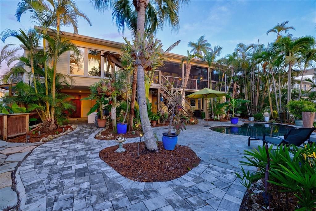 Active With Contract: $1,350,000 (3 beds, 2 baths, 2246 Square Feet)