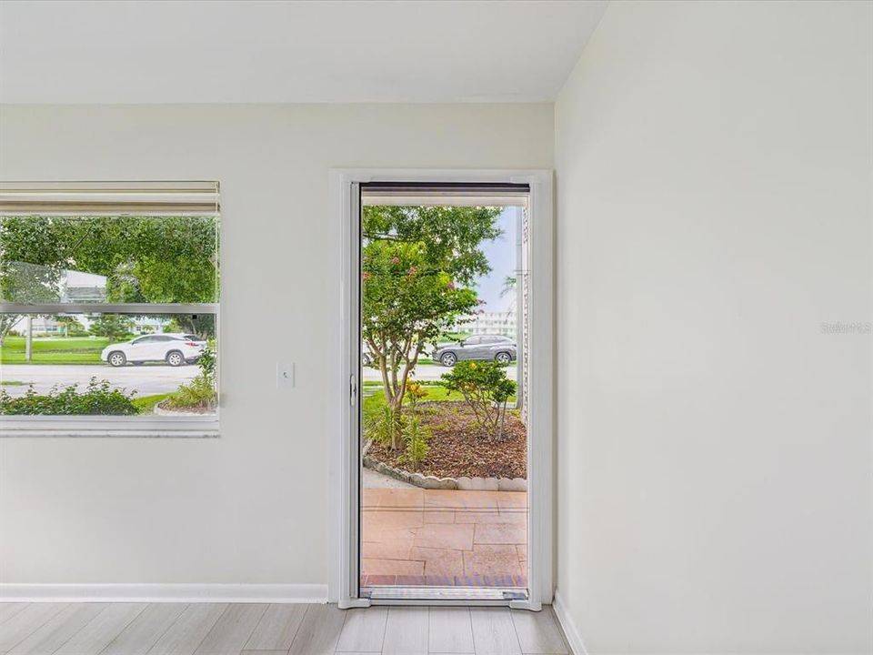 待售: $142,000 (2 贝兹, 2 浴室, 1020 平方英尺)