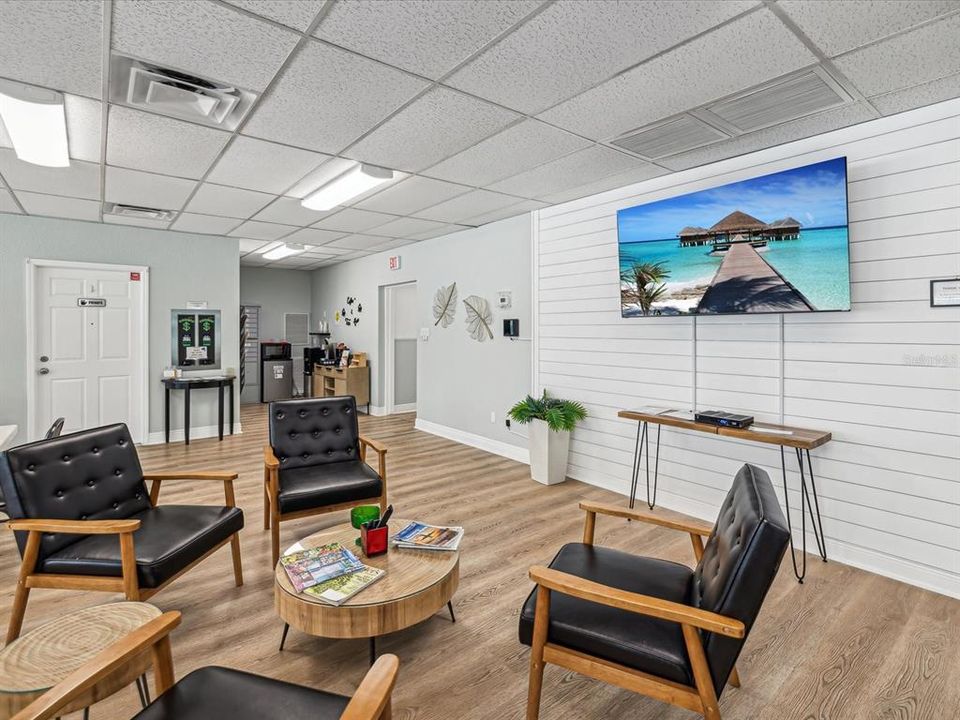 待售: $142,000 (2 贝兹, 2 浴室, 1020 平方英尺)