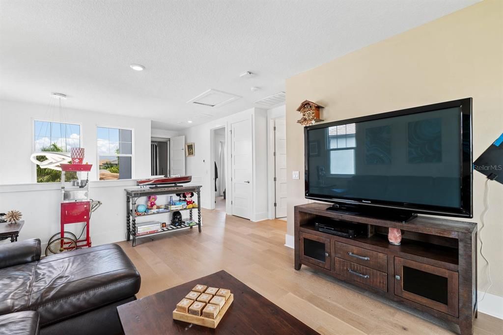 待售: $1,325,000 (3 贝兹, 2 浴室, 2807 平方英尺)