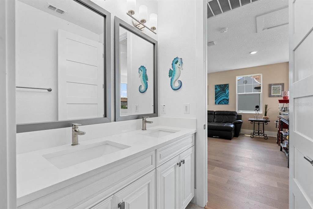 待售: $1,325,000 (3 贝兹, 2 浴室, 2807 平方英尺)