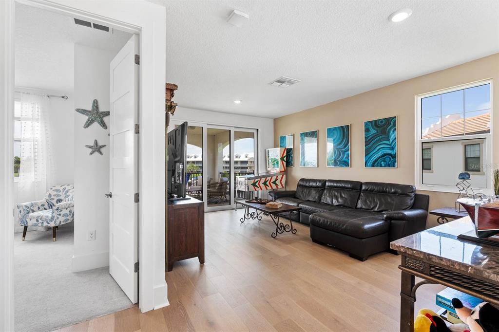 待售: $1,325,000 (3 贝兹, 2 浴室, 2807 平方英尺)