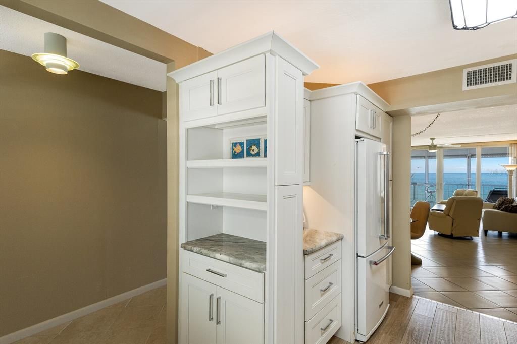 待售: $749,000 (1 贝兹, 1 浴室, 832 平方英尺)