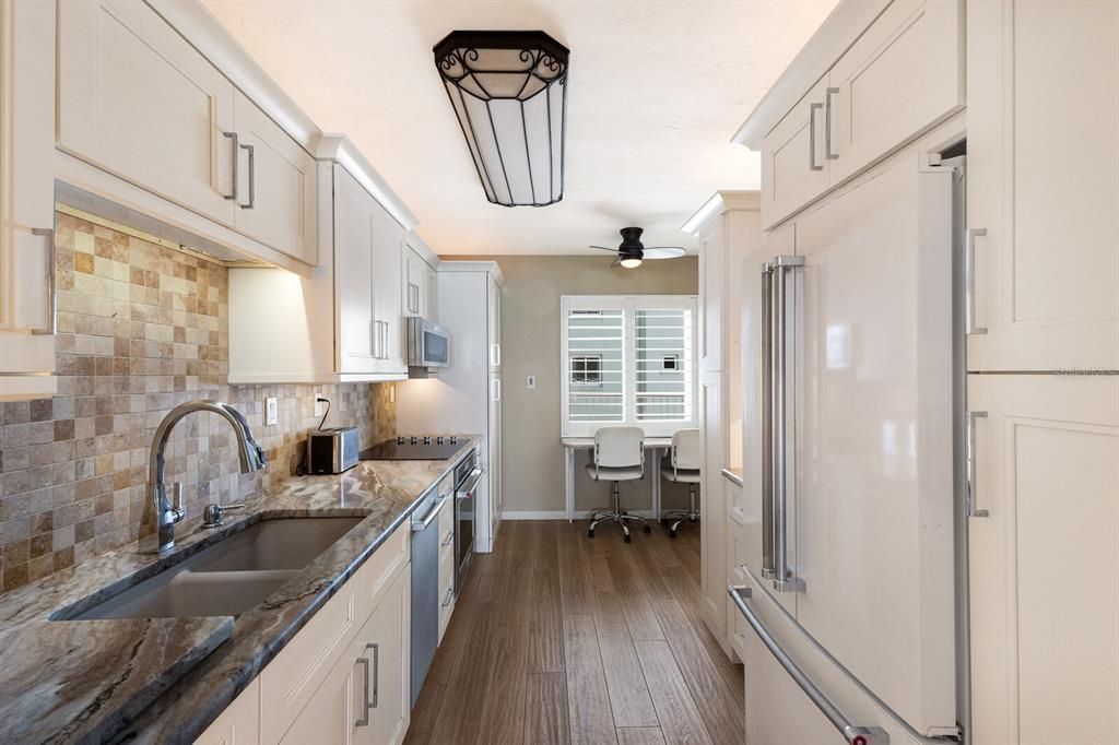 待售: $749,000 (1 贝兹, 1 浴室, 832 平方英尺)