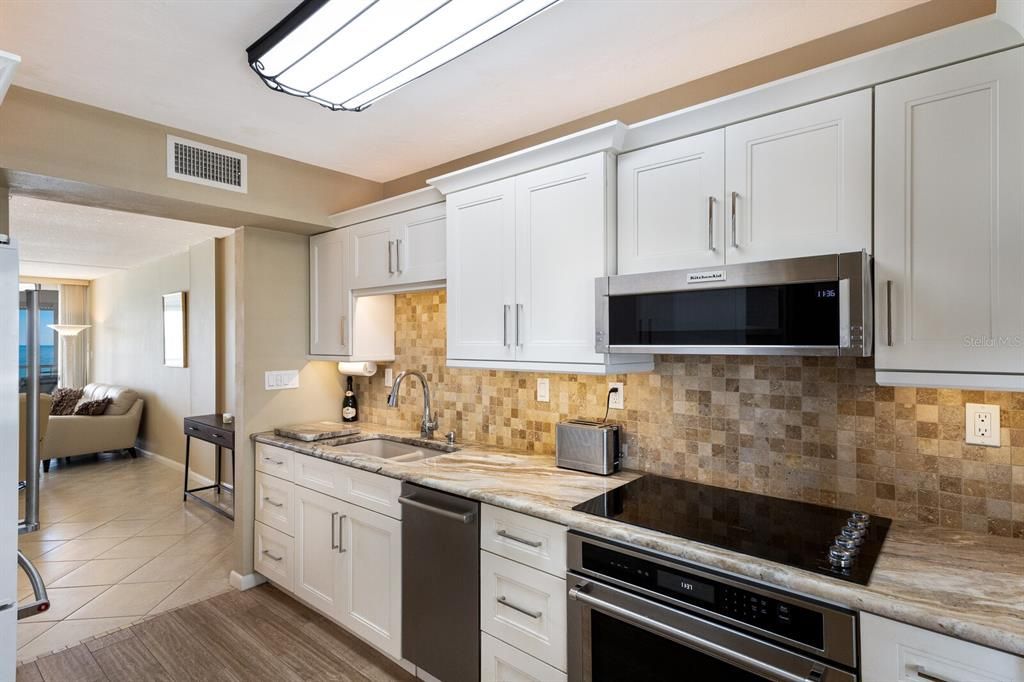 待售: $749,000 (1 贝兹, 1 浴室, 832 平方英尺)