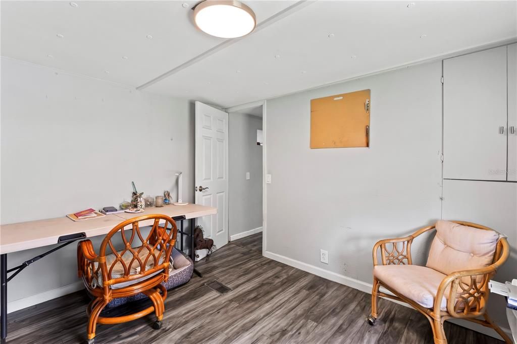 For Sale: $140,000 (3 beds, 2 baths, 1122 Square Feet)