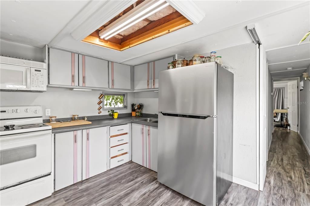 For Sale: $140,000 (3 beds, 2 baths, 1122 Square Feet)