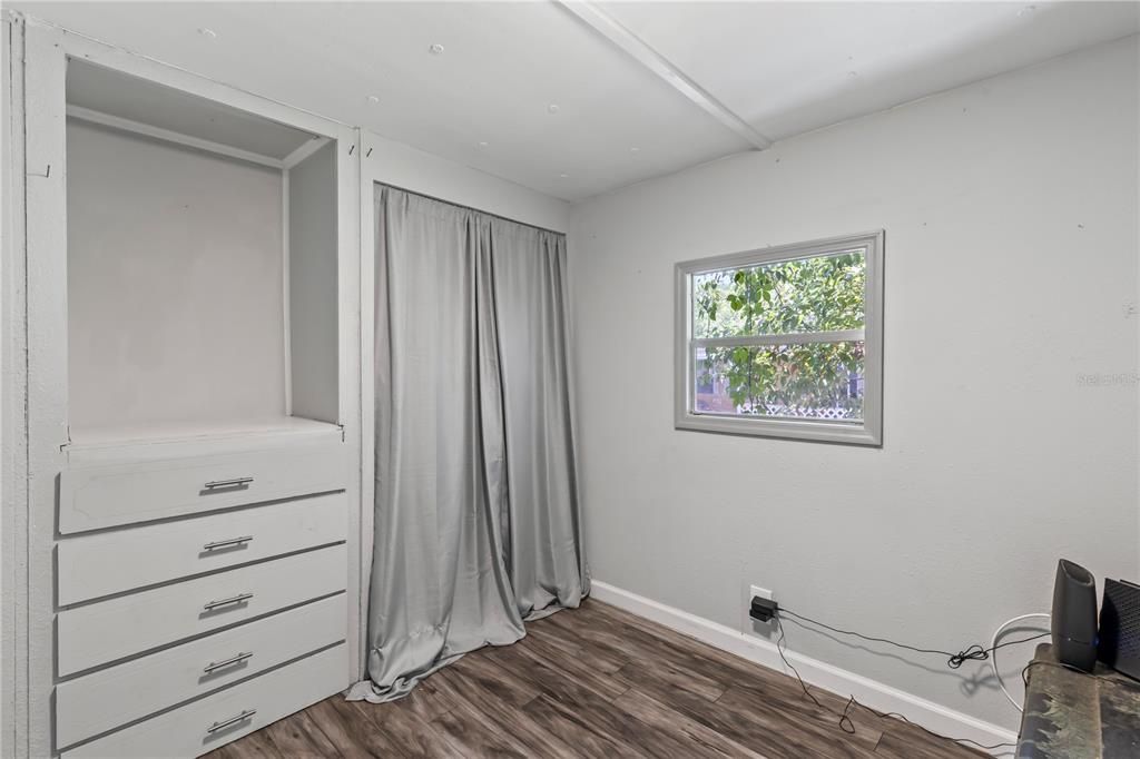 For Sale: $140,000 (3 beds, 2 baths, 1122 Square Feet)