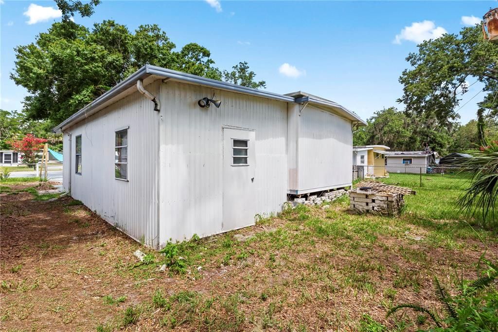 For Sale: $140,000 (3 beds, 2 baths, 1122 Square Feet)