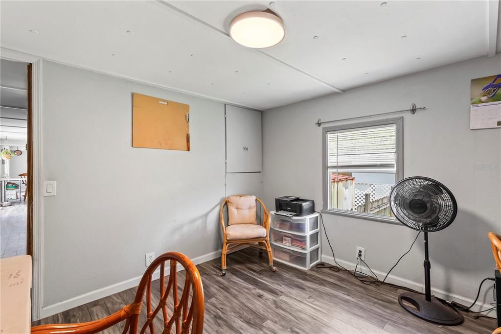 For Sale: $140,000 (3 beds, 2 baths, 1122 Square Feet)