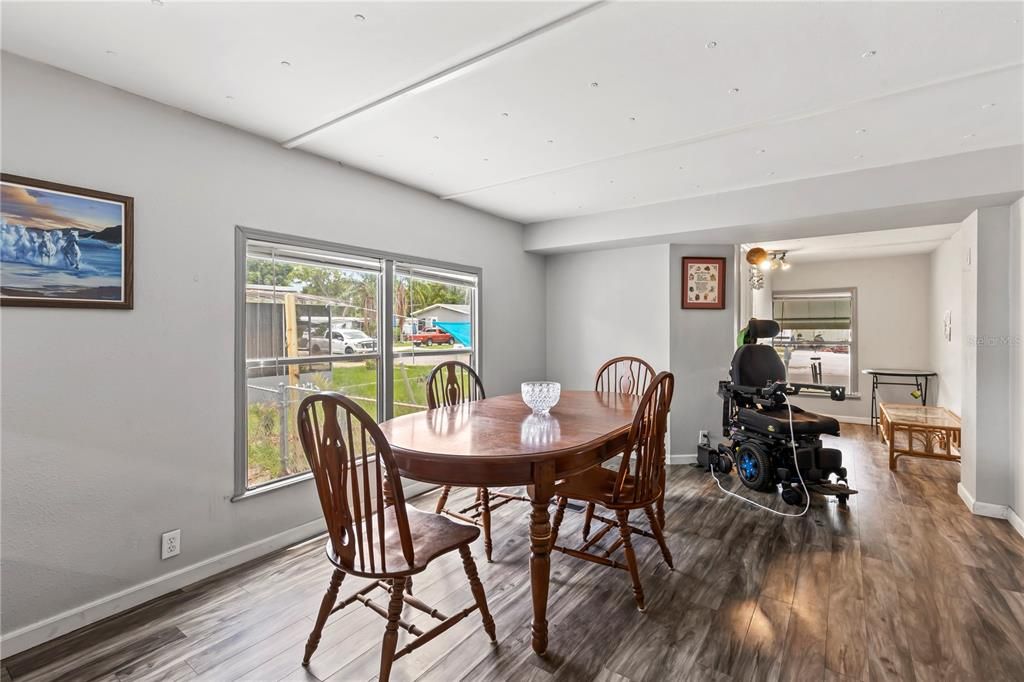 For Sale: $140,000 (3 beds, 2 baths, 1122 Square Feet)