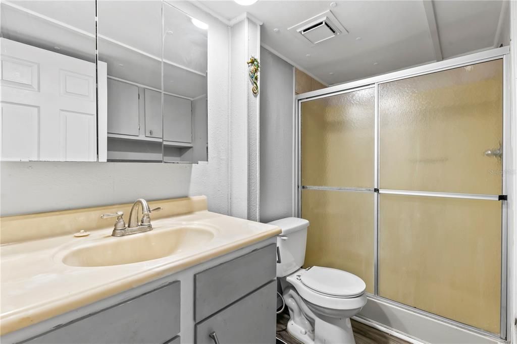 For Sale: $140,000 (3 beds, 2 baths, 1122 Square Feet)