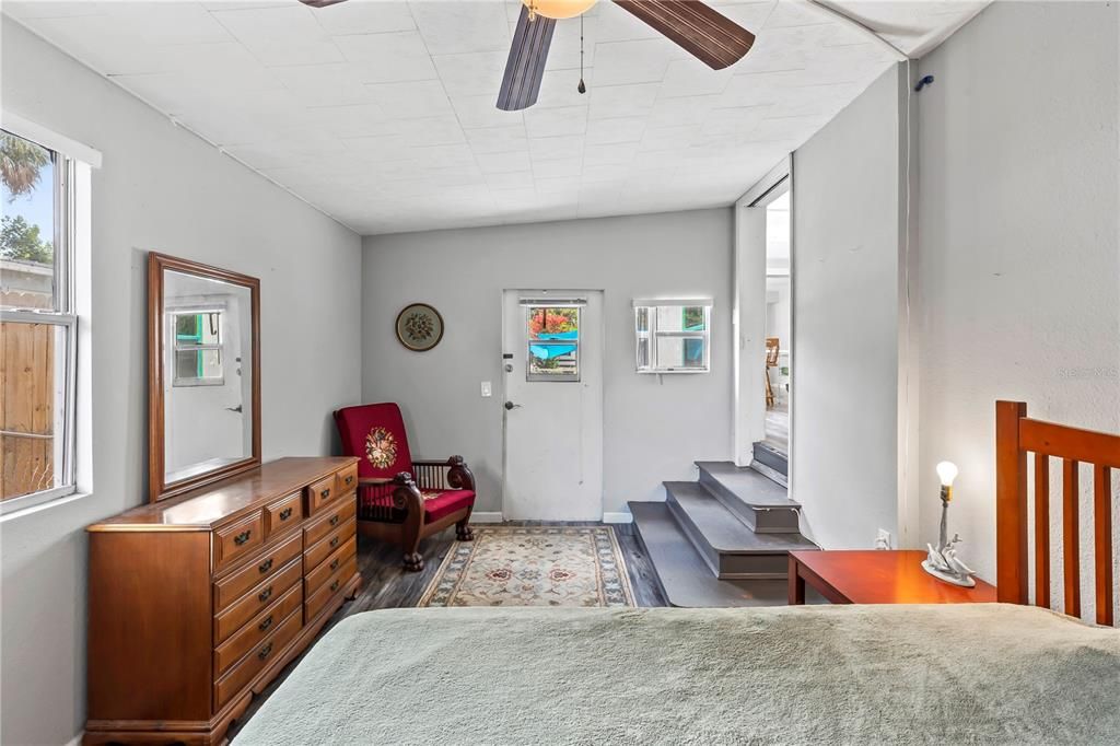 For Sale: $140,000 (3 beds, 2 baths, 1122 Square Feet)